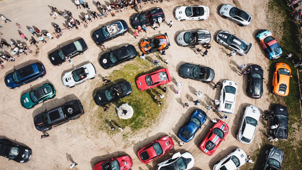 En masse lækre biler samles til fordel for sygdomsramte børn. Foto: Albert Mørk, Snurbart ApS 