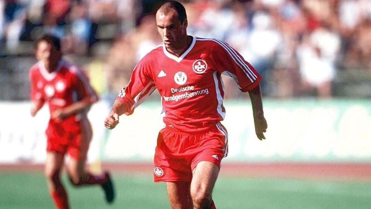 Uwe Rösler da han spillede i FC Kaiserslautern i 1998