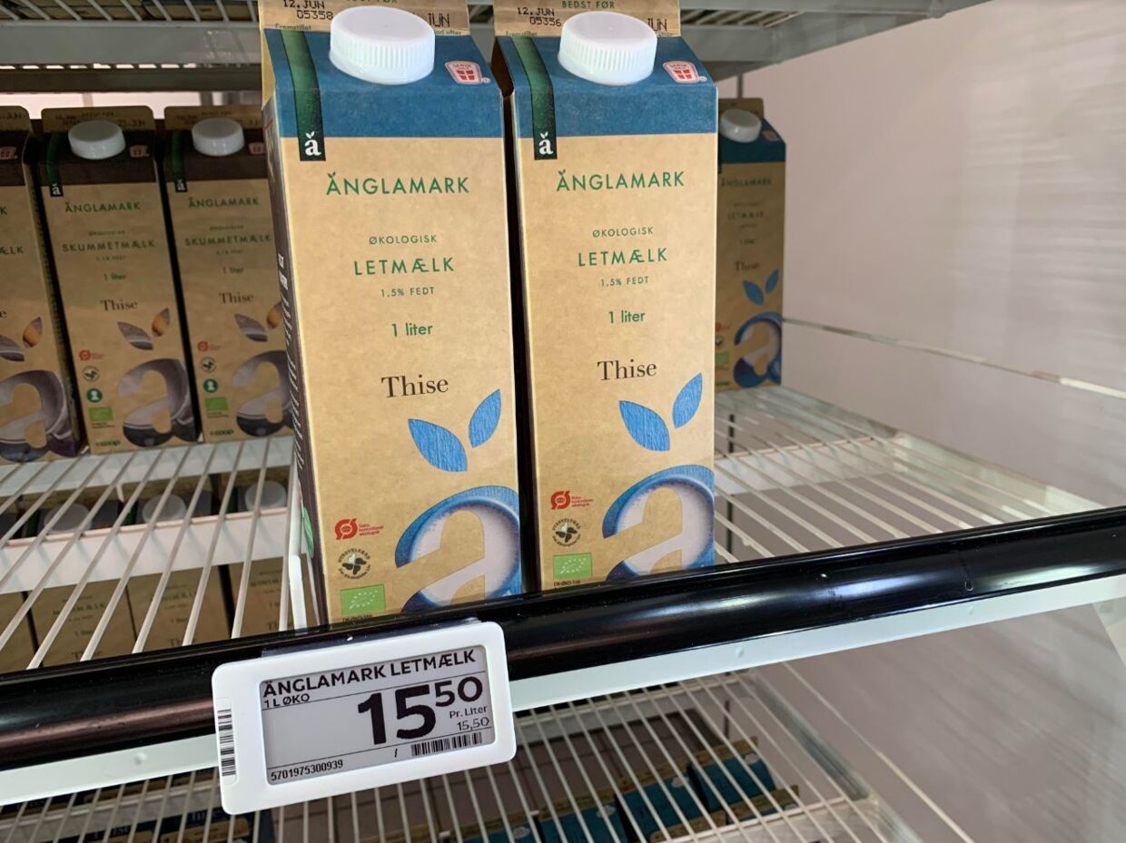 En liter økologisk letmælk koster nu 15,50 kroner i SuperBrugsen. 
