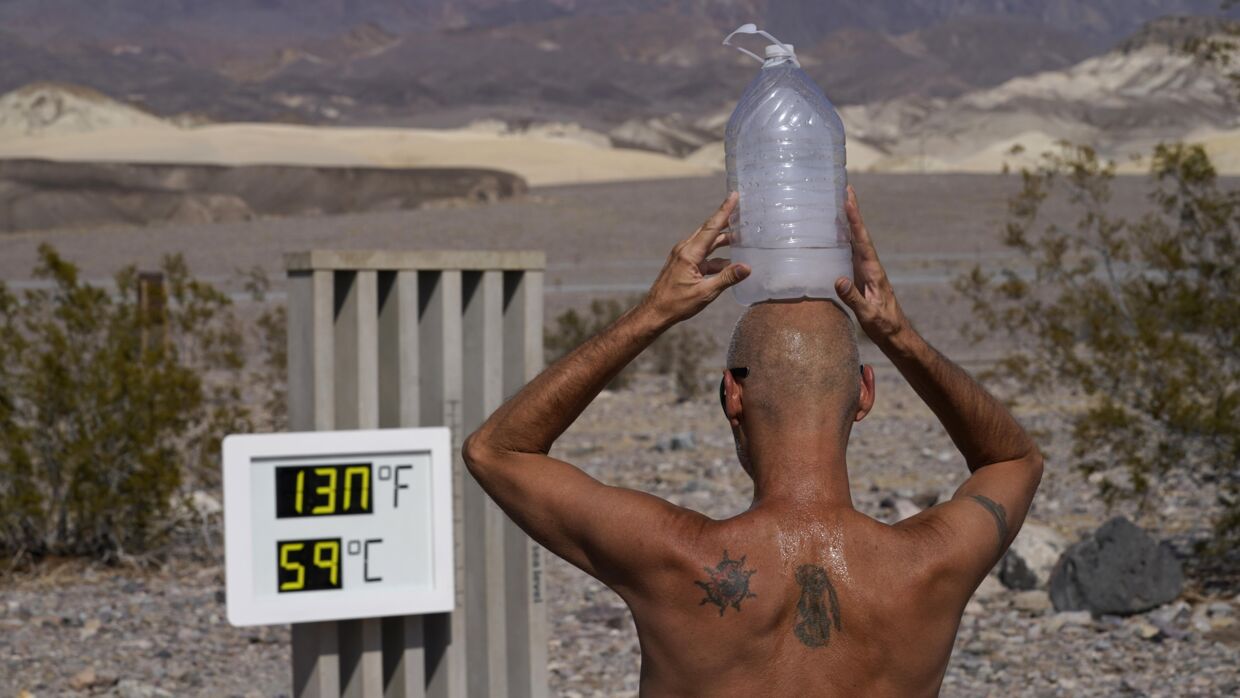 Et termostat i parken viser 59 grader. Foto: John Locher/AP/Ritzau Scanpix