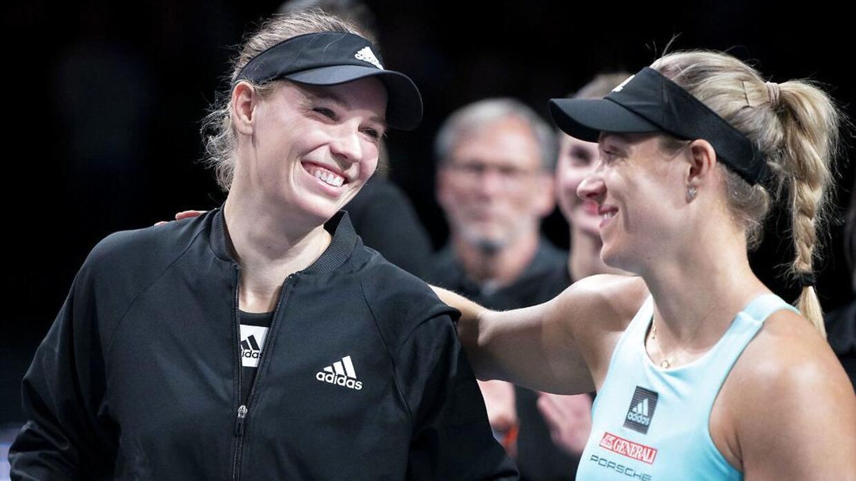 Caroline Wozniacki og Angelique Kerber i Royal Arena den 5. april 2022.