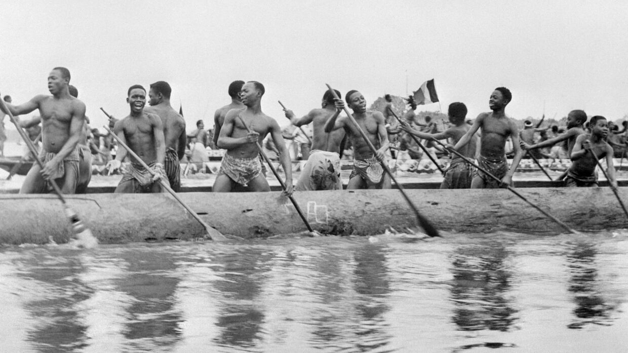 Billedet af de arbejdende mænd i floden er fra 1955. Foto: Afp Photo/AFP/Ritzau Scanpix