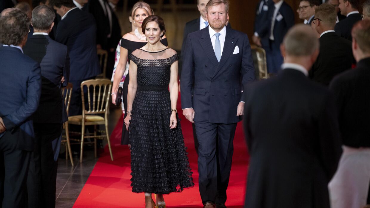 Kronprinsessen med kong Willem-Alexander.