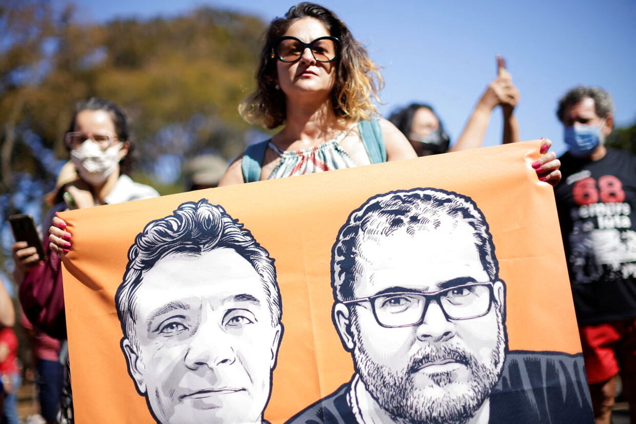 Der har været mange protester, for at retfærdigheden skal ske fyldest for Dom Phillips (tv. på plakat) og Bruno Pereira.