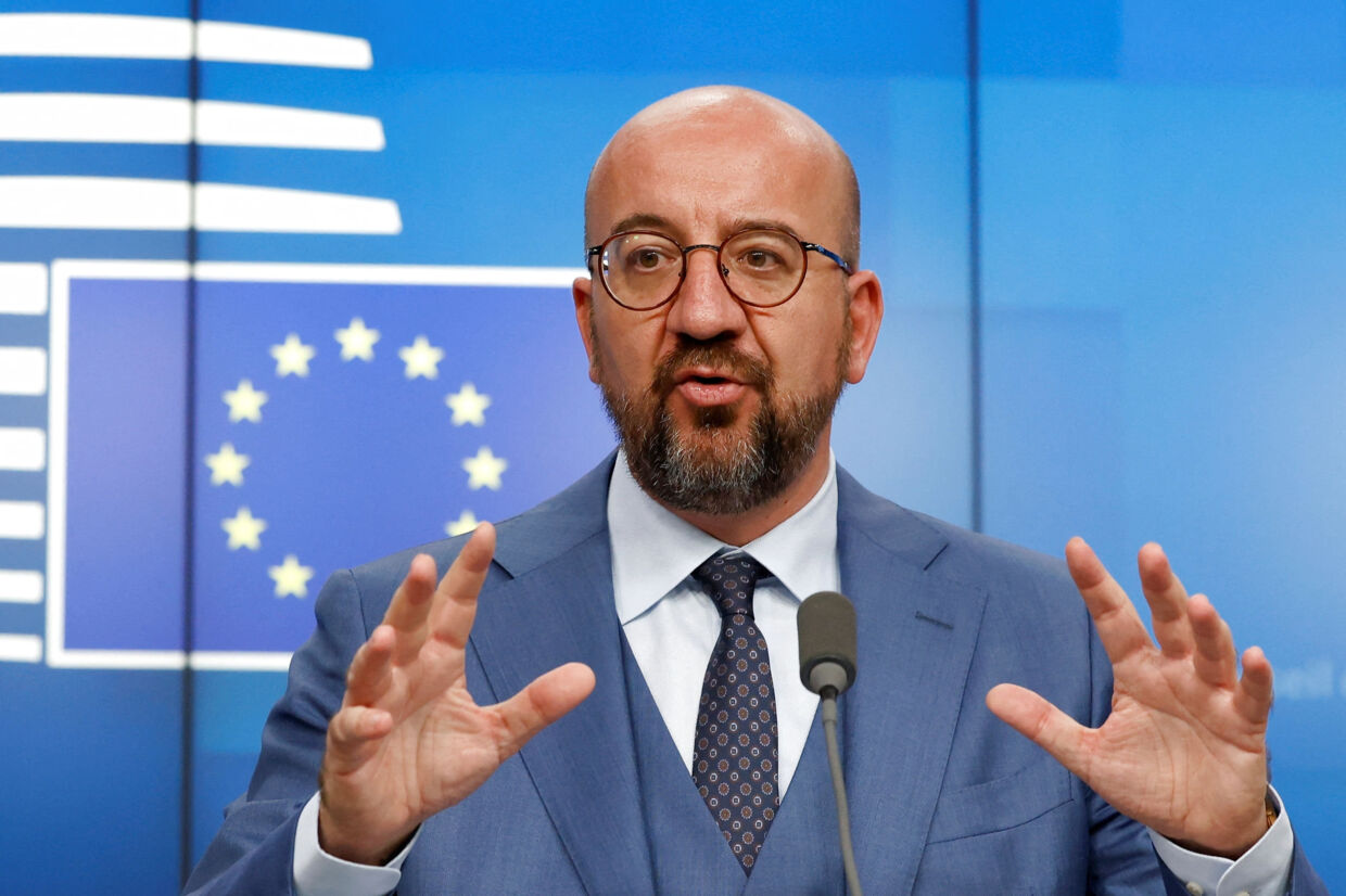 På et EU-topmøde i Bruxelles torsdag er Moldova og Ukraine blevet godkendt som kandidatlande til EU, siger EU-præsident Charles Michel. Yves Herman/Reuters