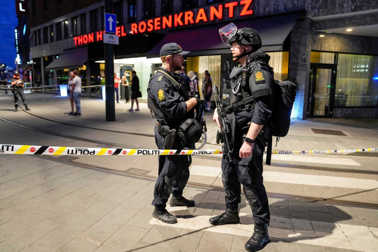 Et vidne fortæller, at gerningsmanden i et skyderi i Oslo natten til lørdag virkede bestemt på, hvor han skød. Javad Parsa/Ritzau Scanpix