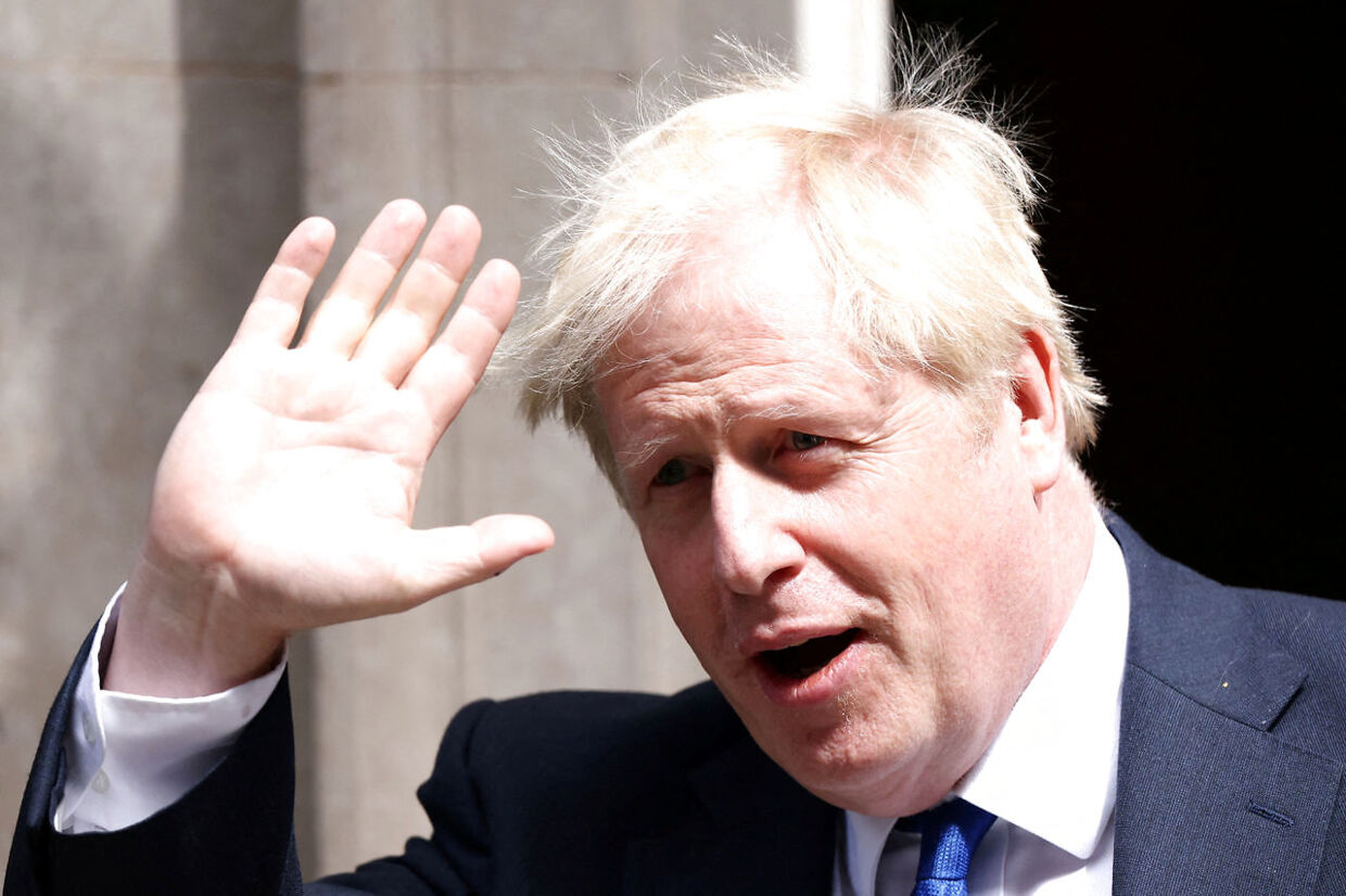 Boris Johnson nægter at gå af. Men hvor længe kan det holde?