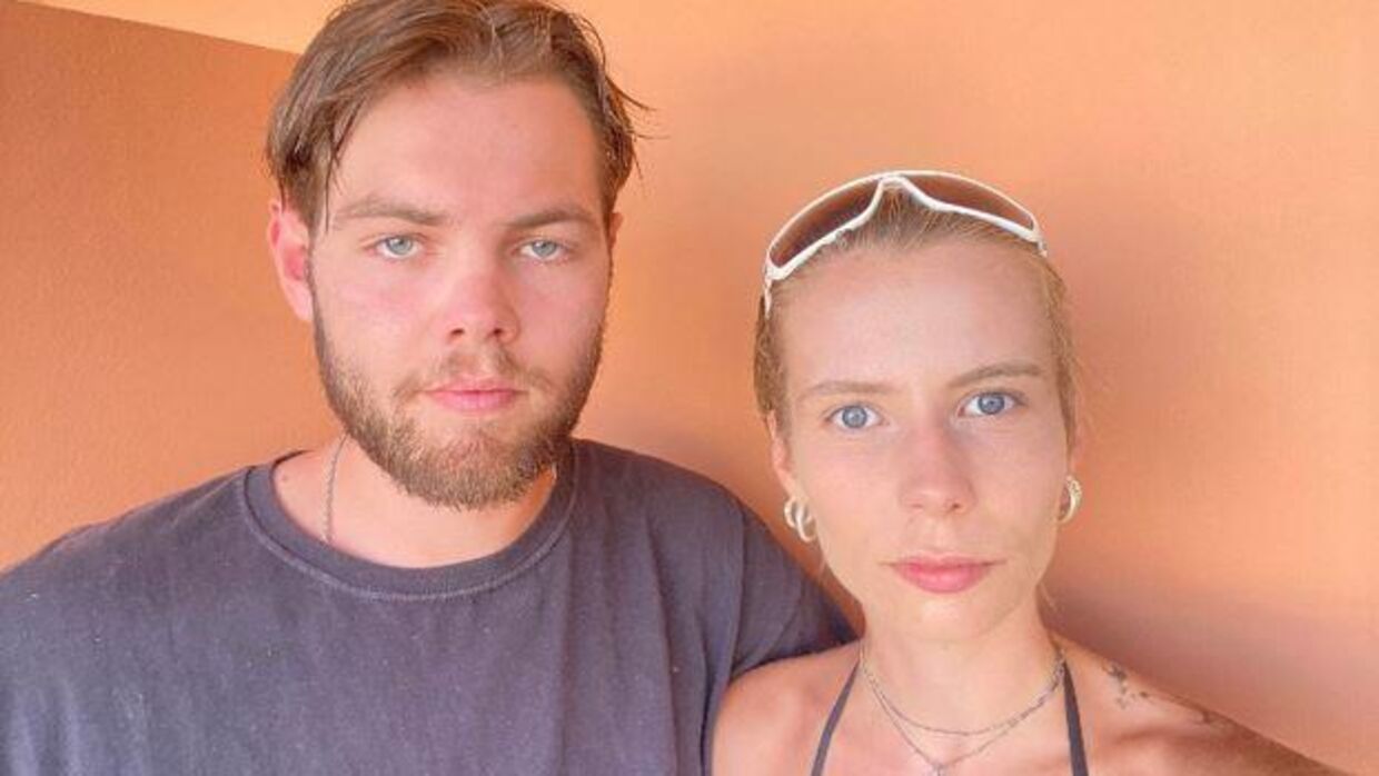 Her ses Stine Lehmann Jensen og hendes ven Villy Hilbert, der er strandet på Kreta. Og det er et stort problem, da hun er løbet tør for både hjertemedicin og antidepressive piller. Foto: Privat
