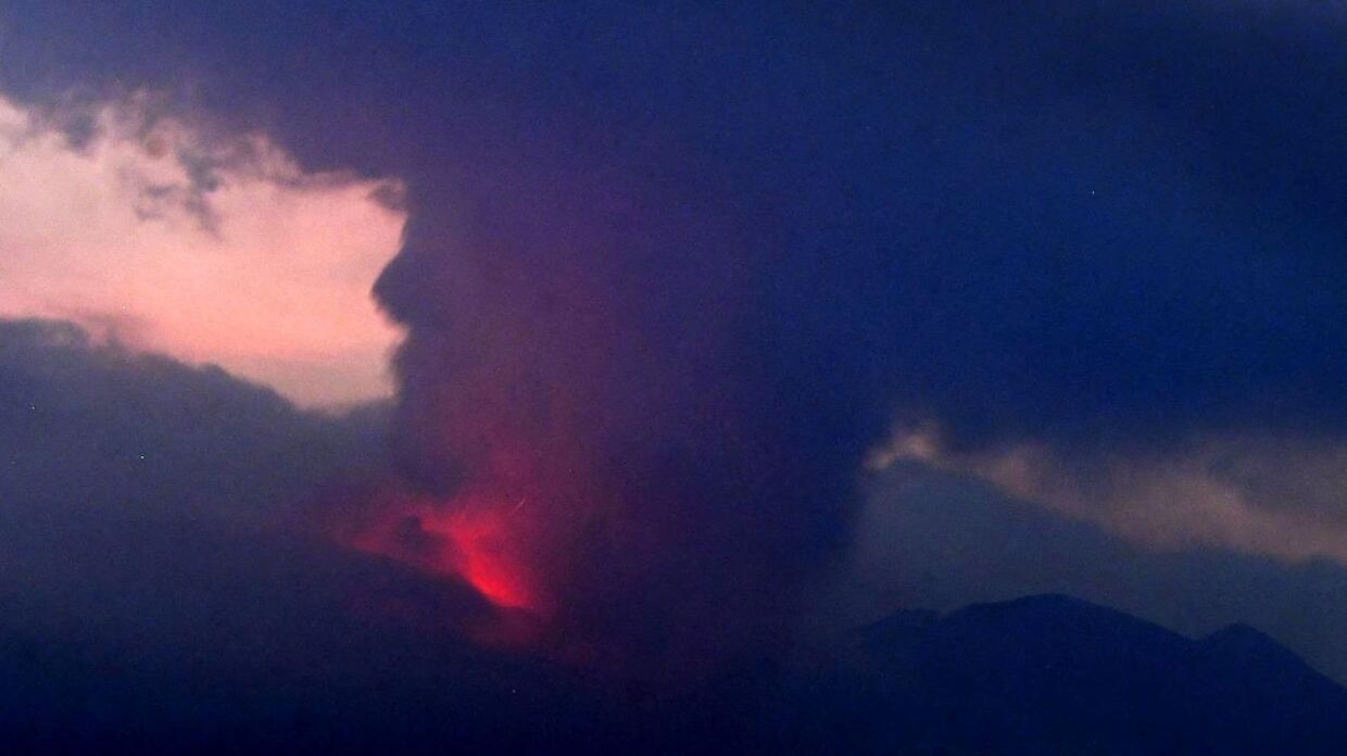 Vulkanudbrud på den japanske ø Kyushu.