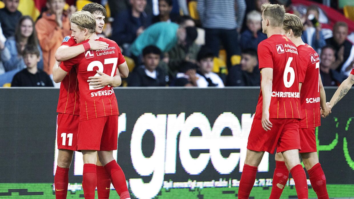 FC Nordsjælland ligger efter tre spillerunder på førstepladsen med ni point. Lørdag kommer Viborg på besøg.