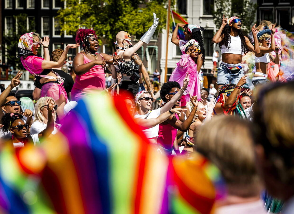 Priden er en stor fest, men det er ikke nødvendigvis sjovt, når man skal springe ud som andet end heteroseksuel. Foto: Remko de Waal