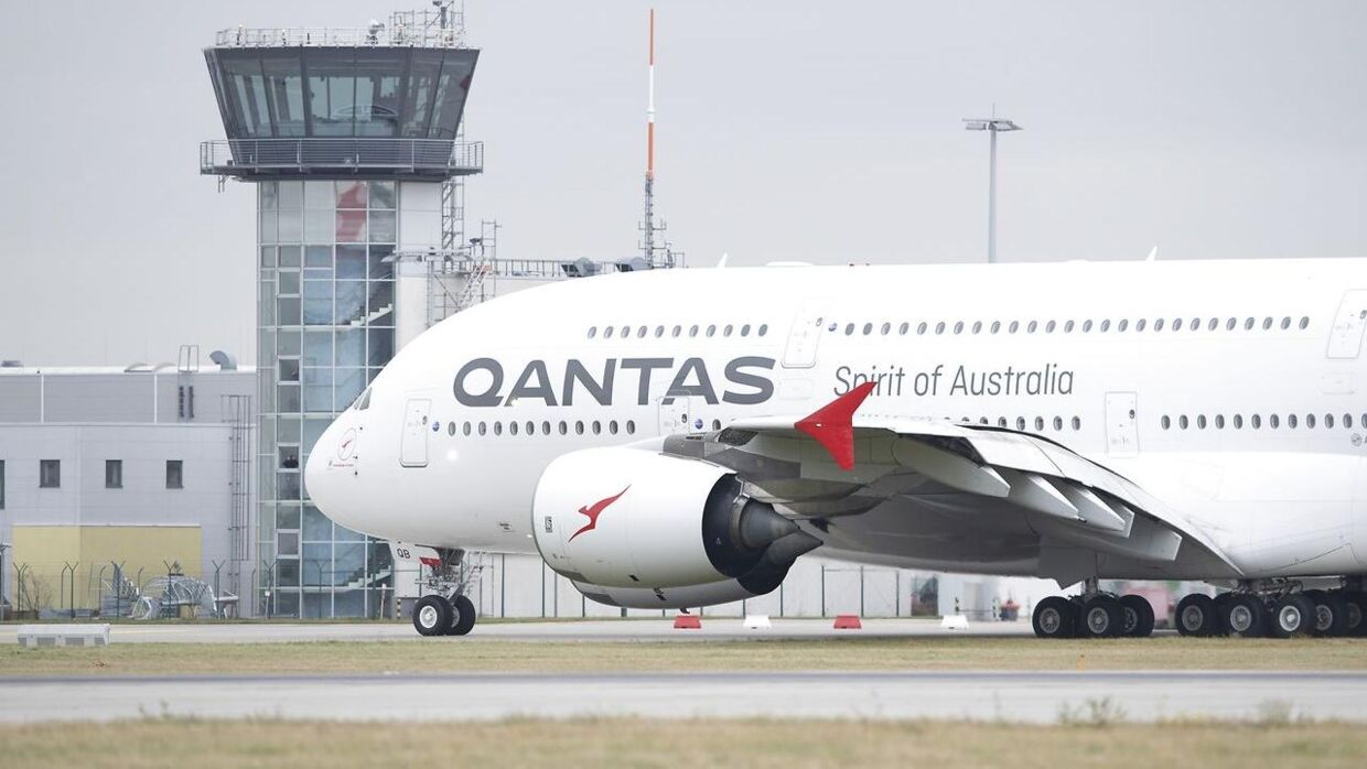 Det australske flyselskab Qantas har bedt deres ledere i administrationen om at tage en tørn ved bagagebåndet. (Arkivfoto)