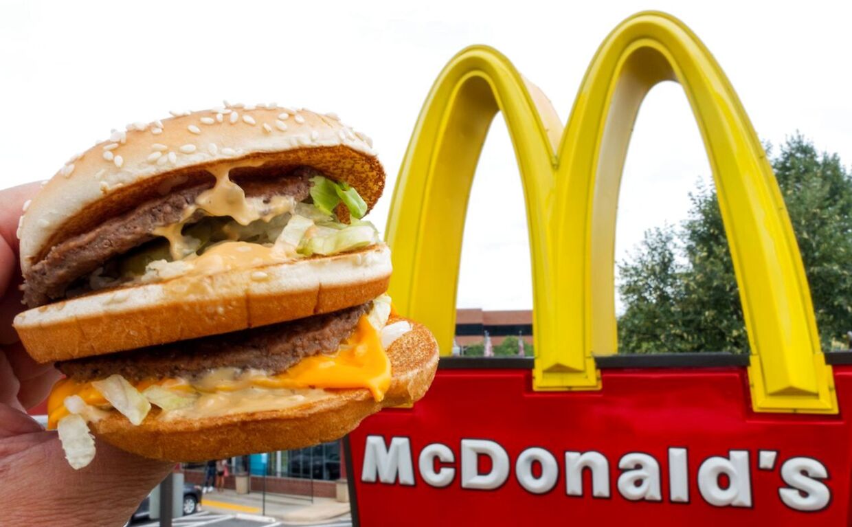 En Big Mac Menu er næsten 20 procent dyrere, når du bestiller den fra en leveringstjeneste.