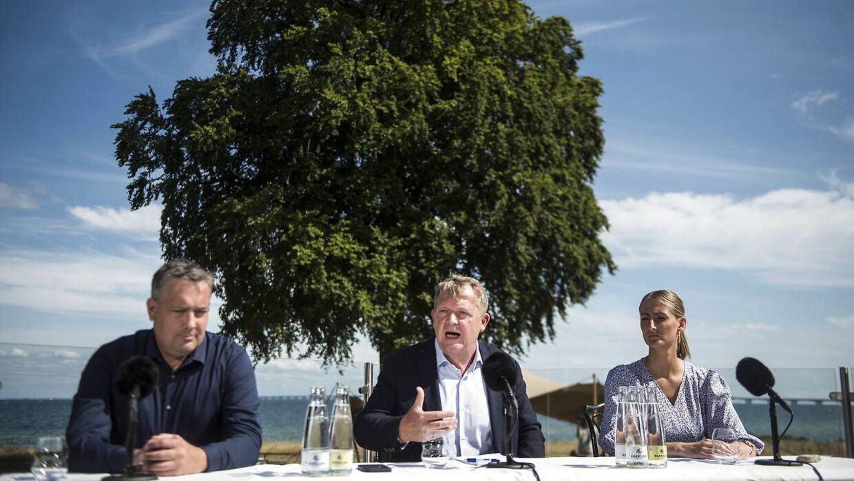 Partisekretær Anders Schiermer, formand Lars Løkke Rasmussen og Gitte Møller Højlund fra Moderaterne holder pressemøde efter partiets sommergruppemøde i Nyborg, lørdag den 20. august 2022.
