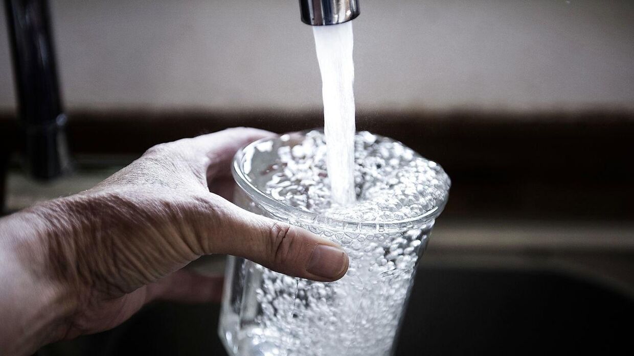 (Arkivfoto). Det kan være forbundet med sundhedsrisiko at drikke vandet, oplyser Styrelsen for Patientsikkerhed.