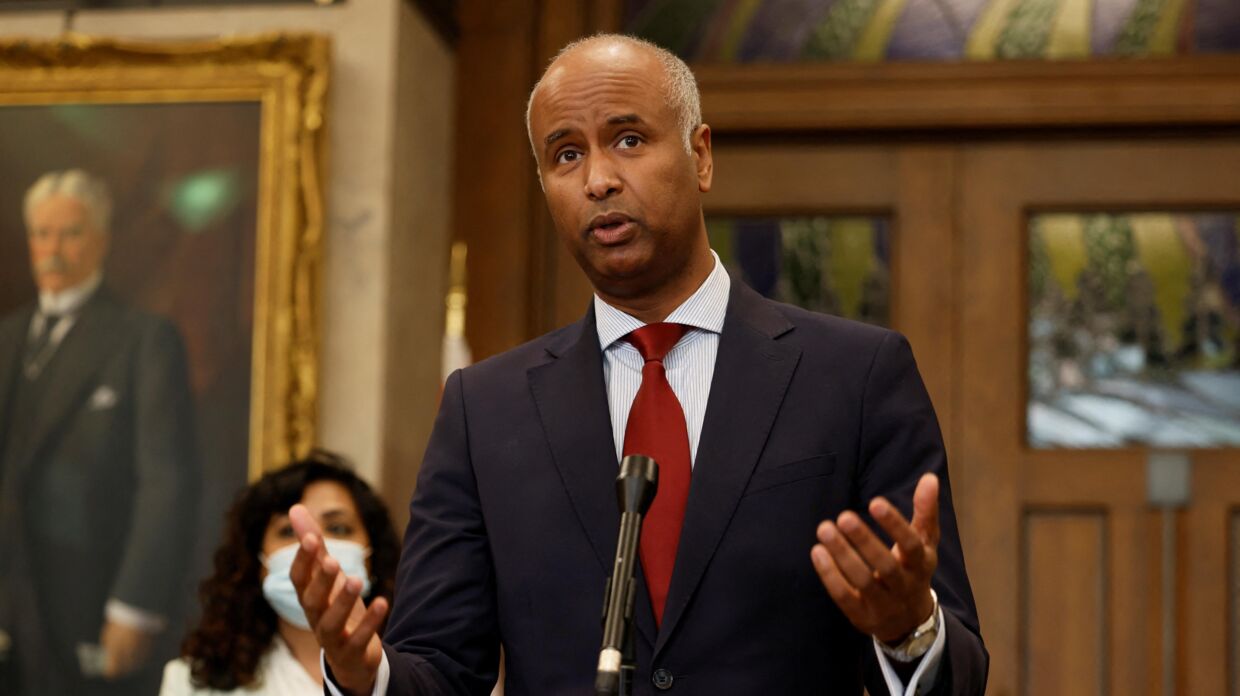 Ahmed Hussen, der er Canadas minister for mangfoldighed, tager skarp afstand fra opslagene på Twitter. Foto: Blair Gable/Reuters/Ritzau Scanpix