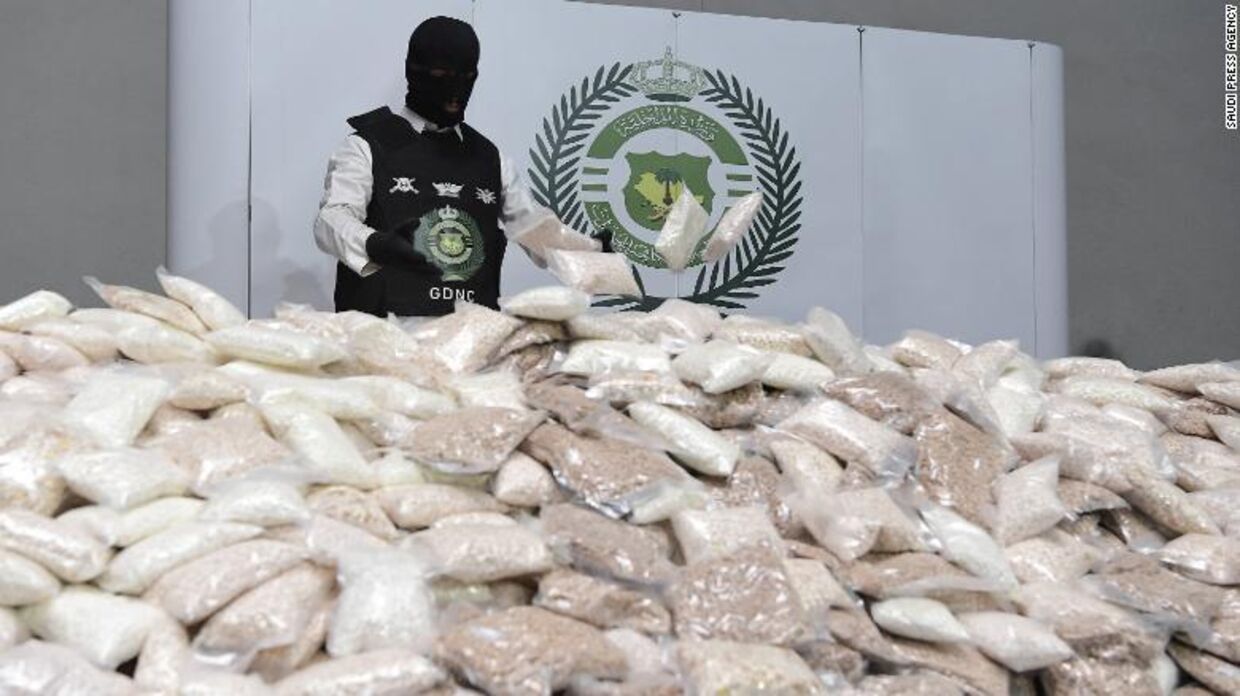 47 millioner amfetaminpiller var gemt i en melforsendelse og blev beslaglagt på et lager i hovedstaden Riyadh. Foto: CNN
