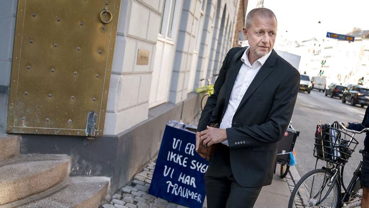 Forhandlingerne om en ny langsigtet 10 årsplan for psykiatrien begyndte den 24. august. Her ankommer Venstres Martin Geertsen.