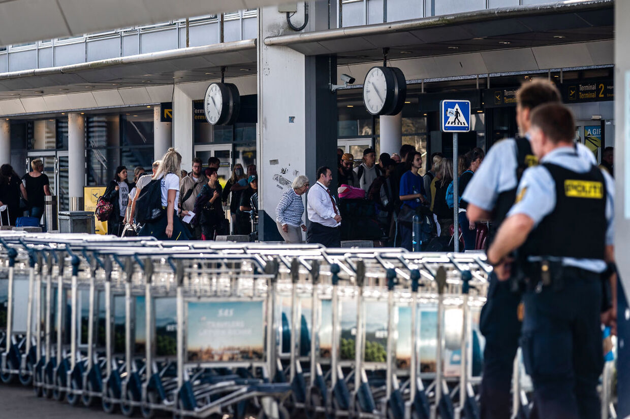 Terminal 2 i Københavns Lufthavn er afspærret på grund af en mistænkelig taske fredag den 29. juli 2022.. (Foto: Ida Marie Odgaard/Ritzau Scanpix)