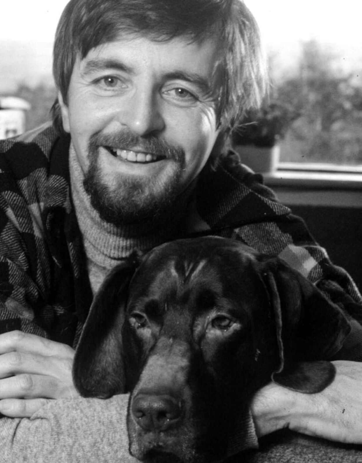 Poul Thomsen med hunden Balder, som var en fast ingrediens i 'Dus med dyrene'.