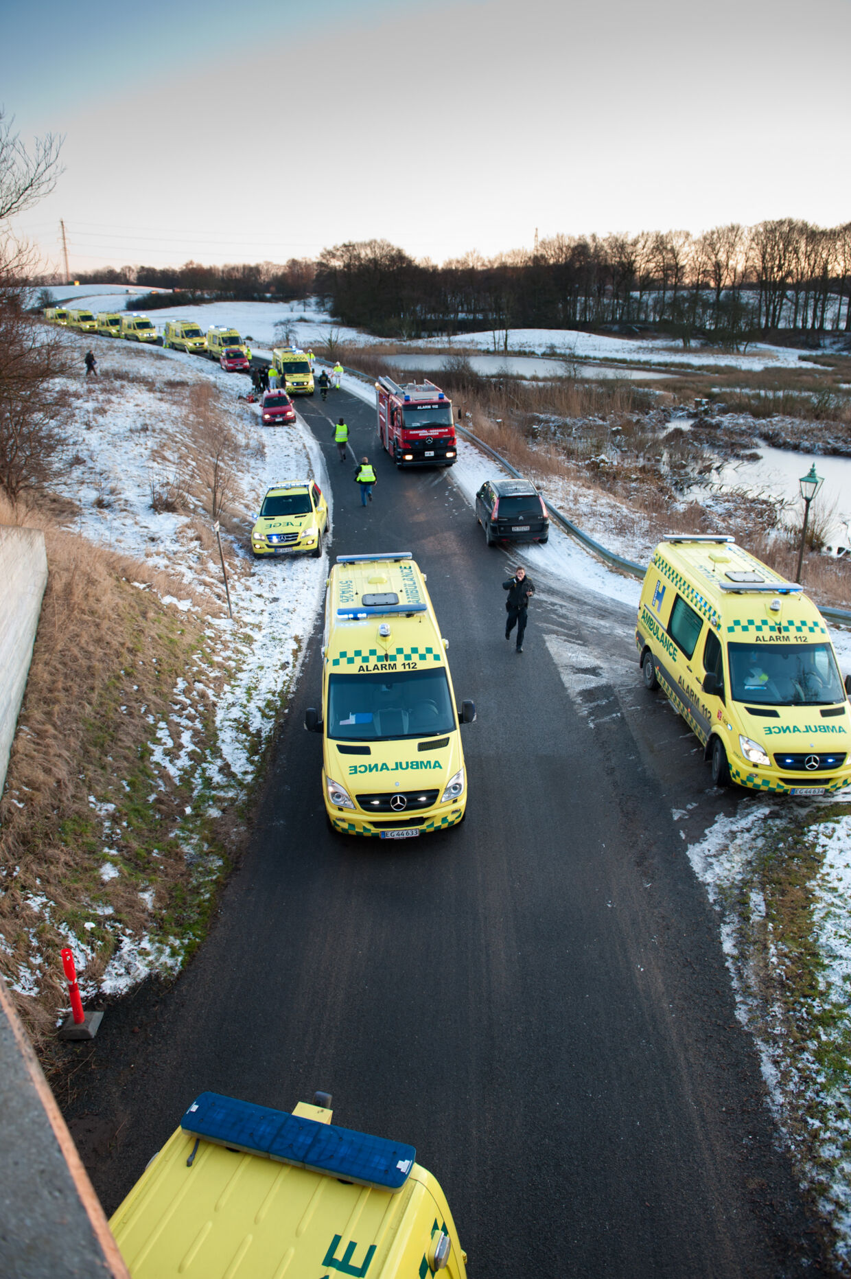 20 ambulancer var sendt til stedet, da en bus tirsdag forulykkede ved Hørsholm.