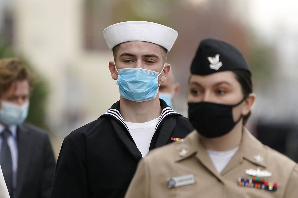 Sømanden Ryan Sawyer Mays ankommer til San Diegos Naval Base.