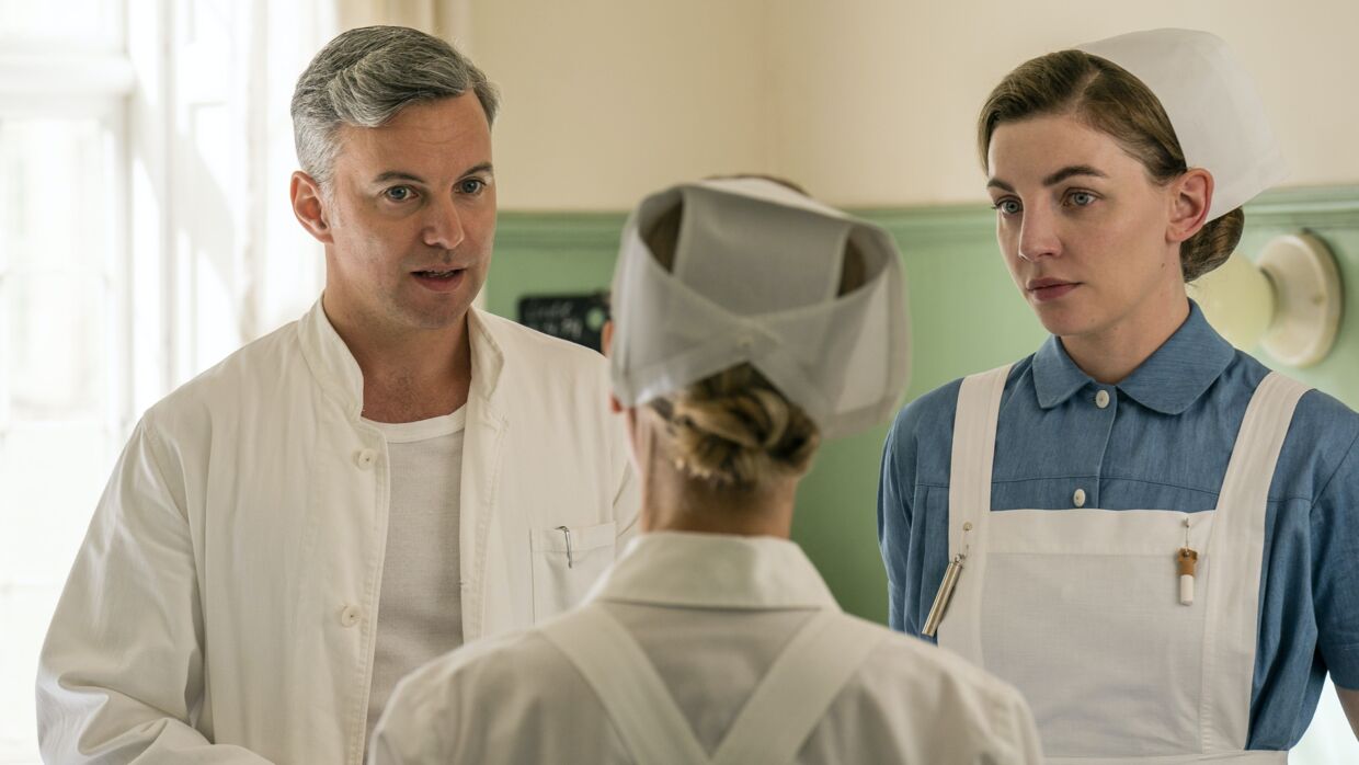 Jon Lange, Molly Egelind og Anette Støvelbæk er fortsat med i femte sæson af 'Sygeplejeskolen'.