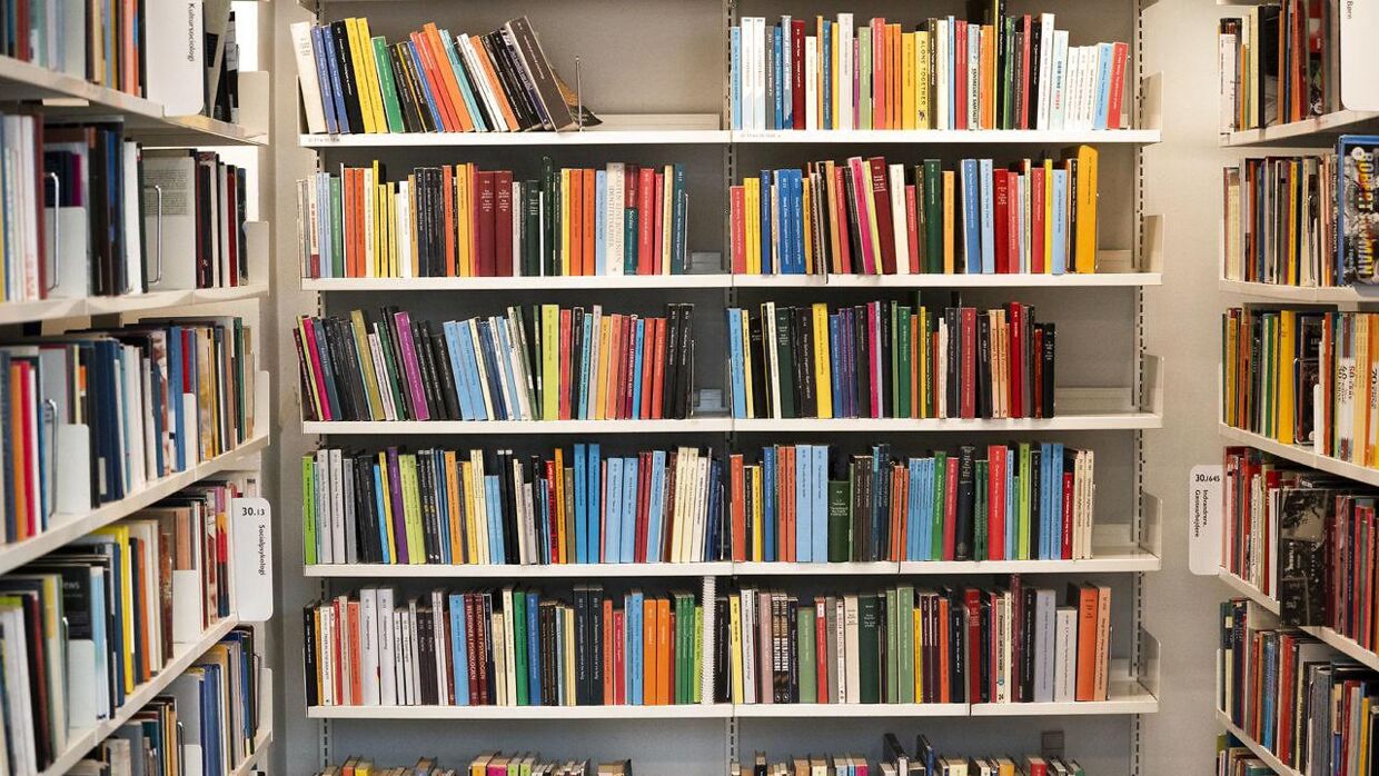 Bøger på Københavns Hovedbibliotek. På biblioteket i Sundby fandt borgere en container fyldt med kasserede bøger. Det har vakt et vist postyr. 