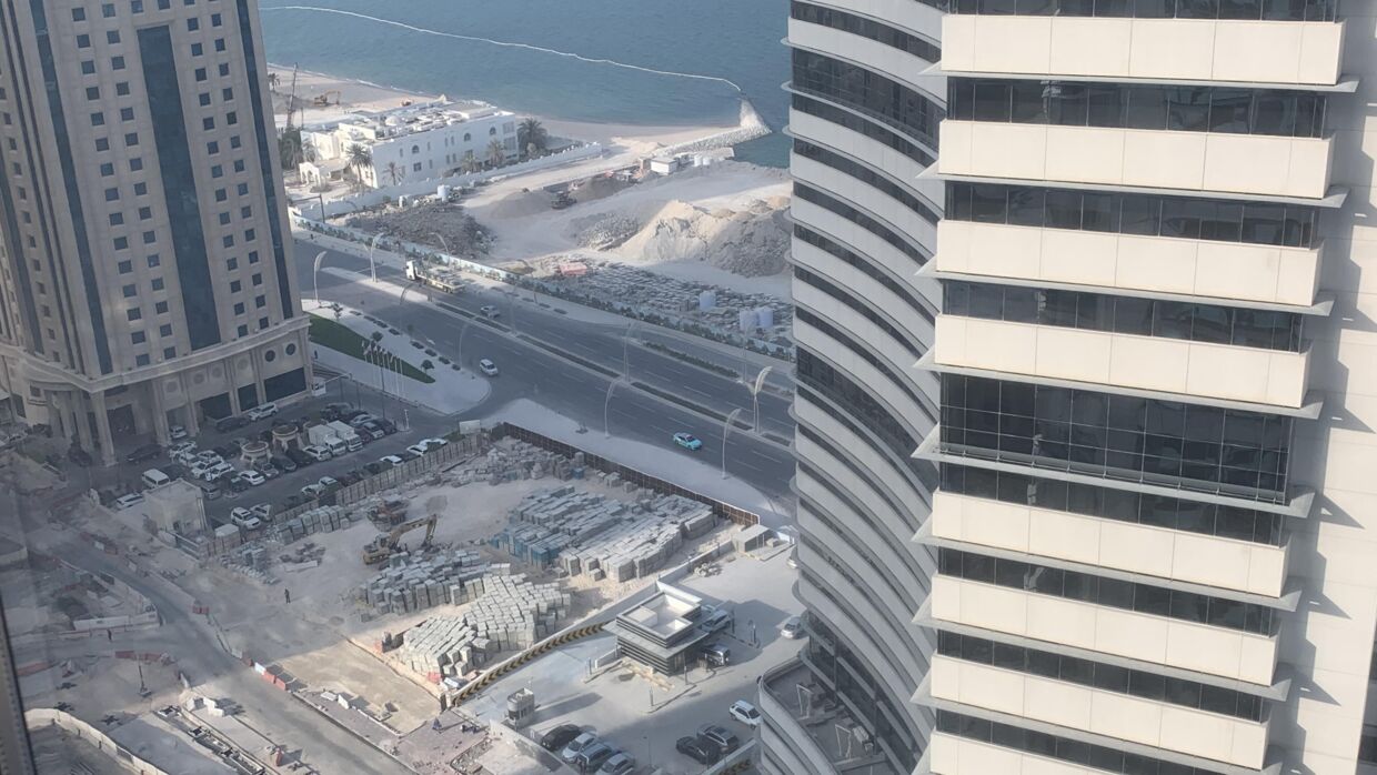 Store byggepladser i Dohas centrale West Bay to måneder, inden VM åbner.