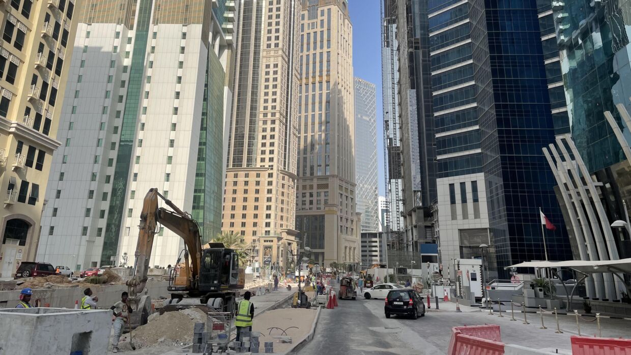 Sådan ser mange gader i det centrale Doha ud kun to måneder, inden VM-slutrunden løber af stablen.