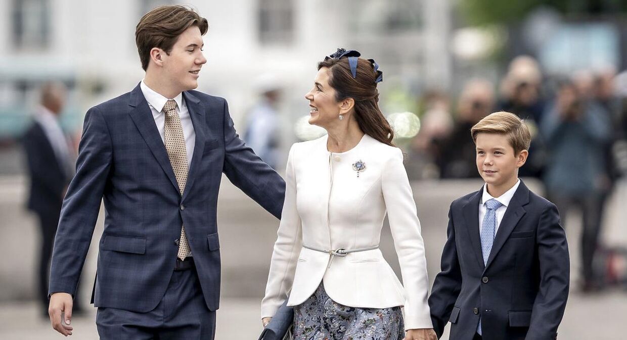 Prins Christian (tv.), kronprinsesse Mary og prins Vincent.