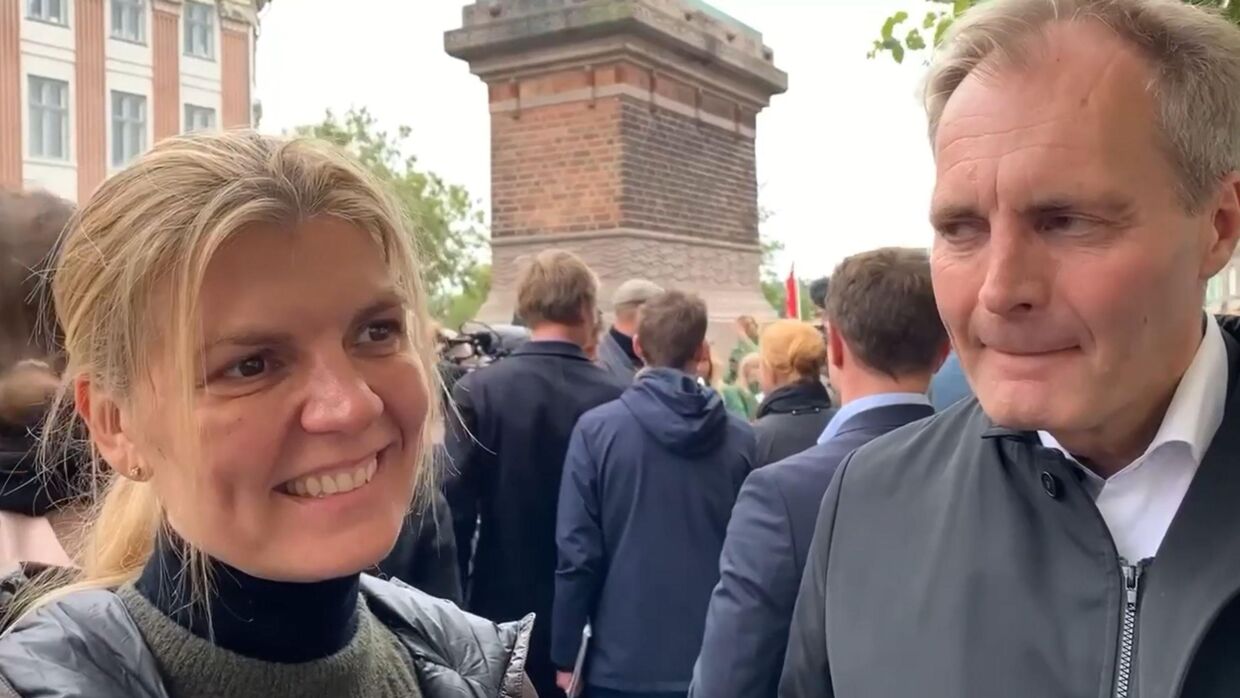 Ligesom Peter Skaarup stiller hans hustru Therese Skaarup nemlig også op for Danmarksdemokraterne ved valget. 