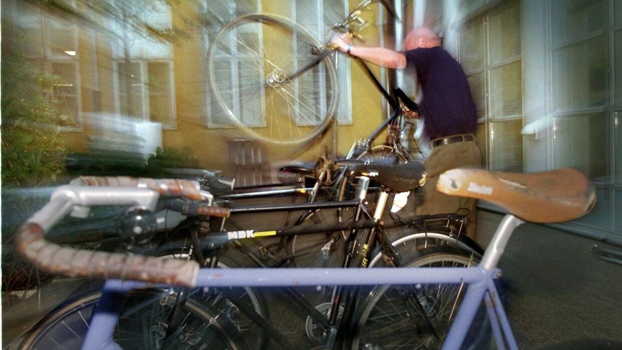 To mænd har ifølge politiet stjålet cykler for op i mod en halv million kroner.
