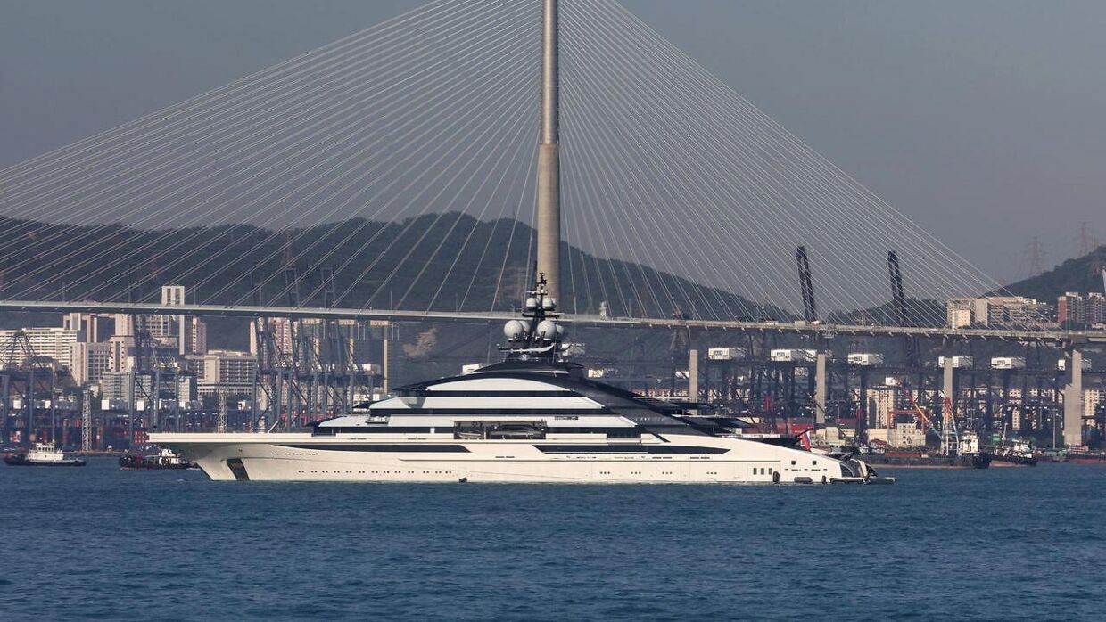 Den store yacht tilhører Alexei Mordashov