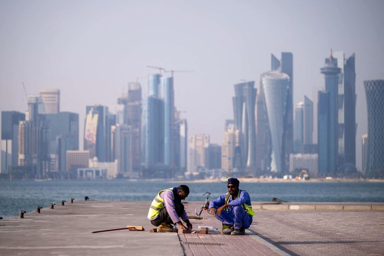 To migrantarbejdere i Doha 25. oktober 2022.