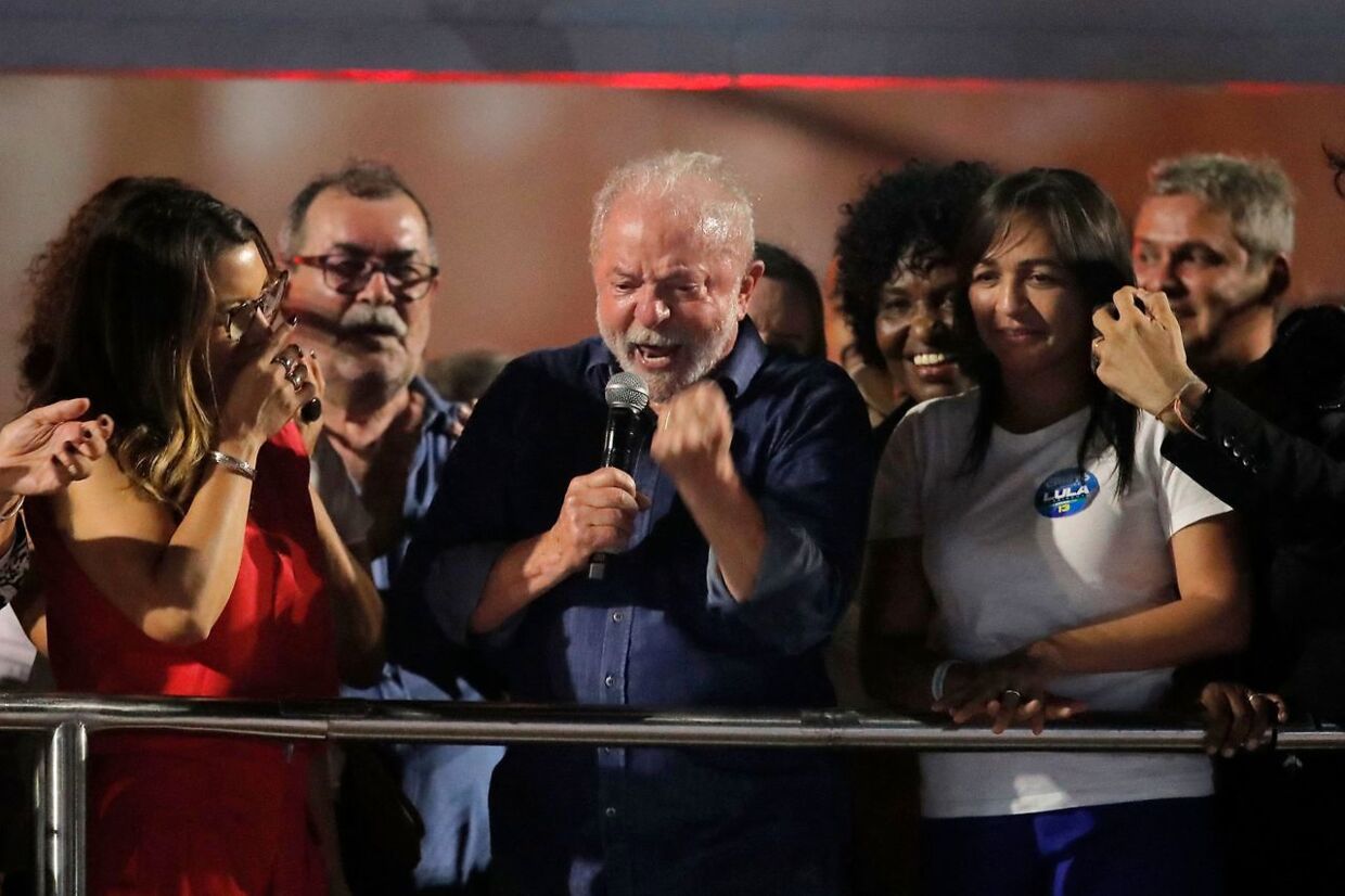 Brazilian president-elect for the leftist Workers Party (PT) Luiz Inacio Lula da Silva delivers a speech to supporters at the Paulista avenue after winning the presidential run-off election, in Sao Paulo, Brazil, on October 30, 2022. - Brazil's veteran leftist Luiz Inacio Lula da Silva was elected president Sunday by a hair's breadth, beating his far-right rival in a down-to-the-wire poll that split the country in two, election officials said. (Photo by CAIO GUATELLI / AFP)