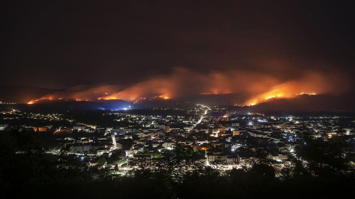 Her ses billeder fra én af de mange skovbrande, der hærgede i sommer. Dette er fra august i Spanien. 