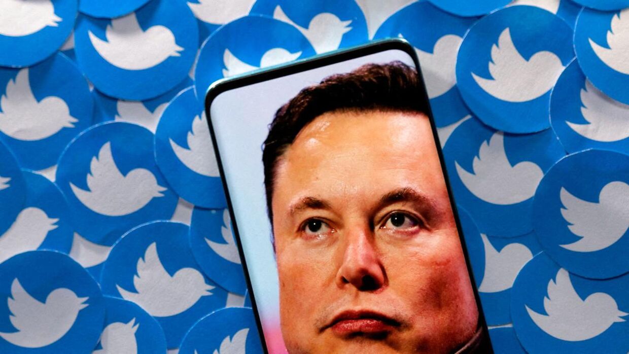 Rigmanden Elon Musk er stifter af Tesla, og forrige fredag opkøbte han det sociale medie Twitter, hvilket allerede har skabt vidtrækkende diskussion.