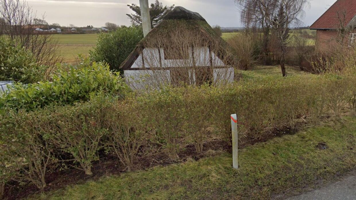 Hvis du har 2,5 millioner, kan dette ubeboelige hus blive dit. Foto: Google Maps