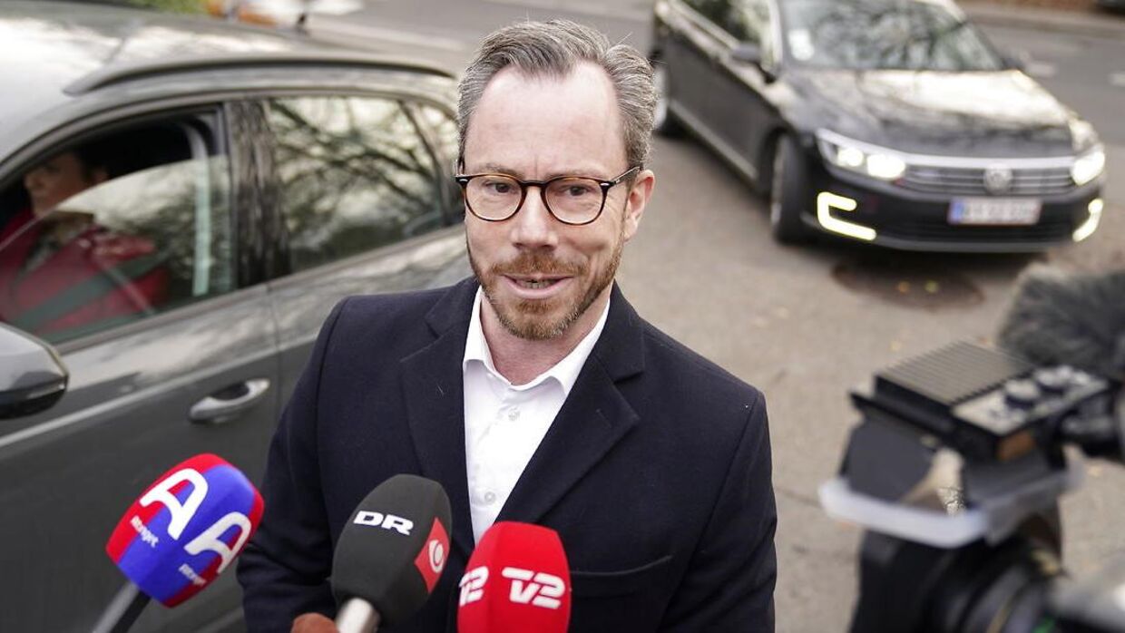 Venstres Jakob Ellemann-Jensen ankommer til regeringsforhandlingerne på Marienborg mandag den 28. november 2022.