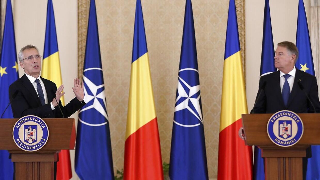 NATO-generalsekretær Jens Stoltenberg og Rumæniens præsident Klaus Iohannis.