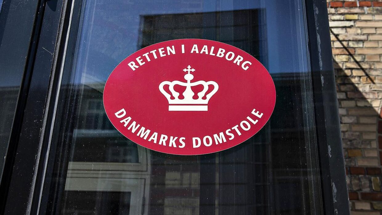 Indgangen til retten i Aalborg.