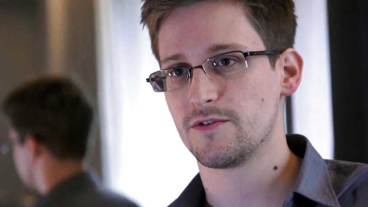 Den 10. juni 2013 talte den amerikanske whistleblower Edward Snowden med avisen The Guardian på et ikke oplyst sted i Hong Kong.