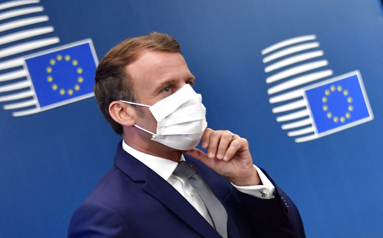 Præsident Emmanuel Macron med en ansigtsmaske.