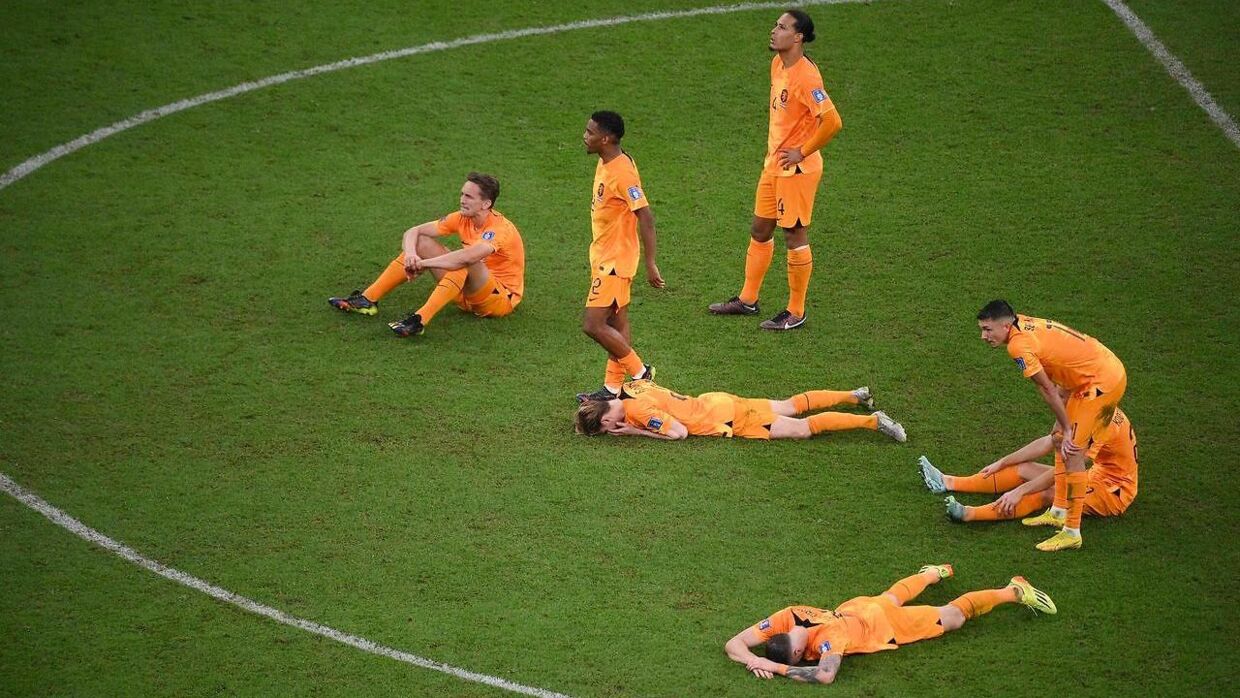 De hollandske spillere var knuste efter VM-kvartfinalen, som vil gå over i historien for sit drama.
