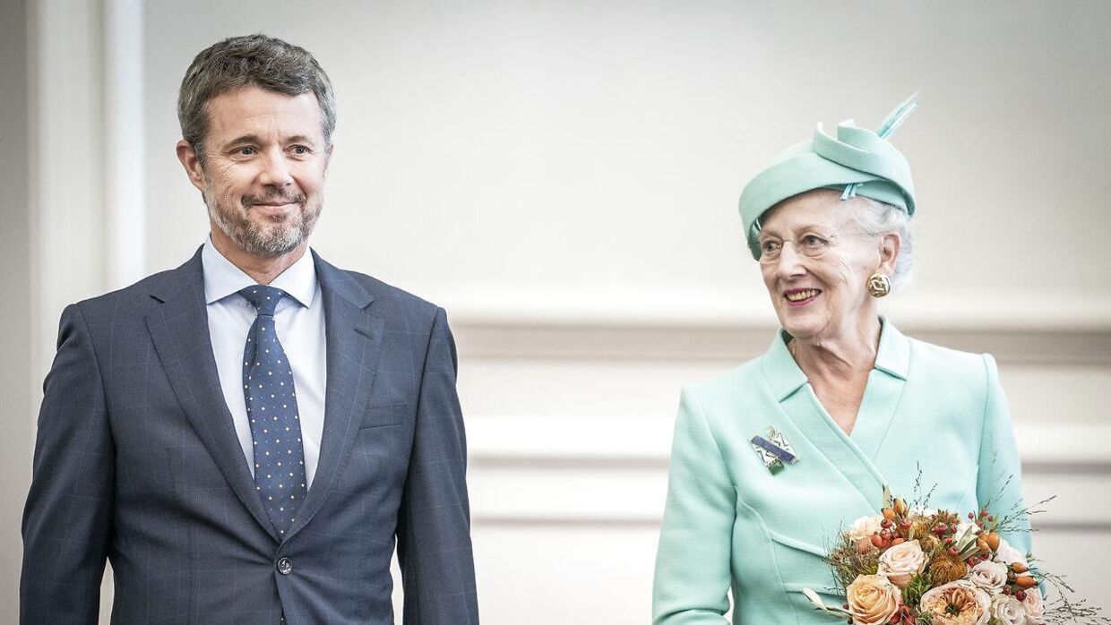 Både kronprins Frederik og dronning Margrethe modtager den nye regering | BT Royale www.bt.dk
