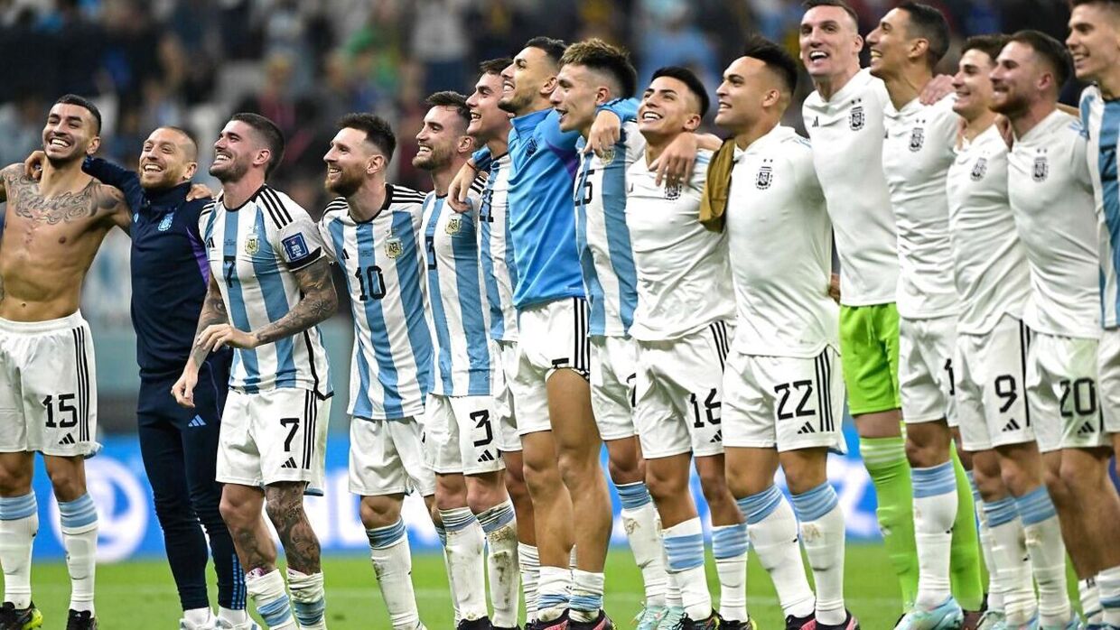 Argentinas spillere fejrer VM-finalen.