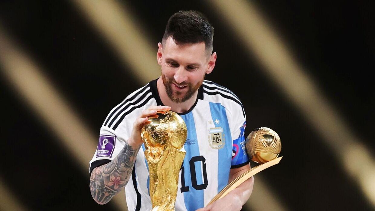 Messi med VM-trofæet.