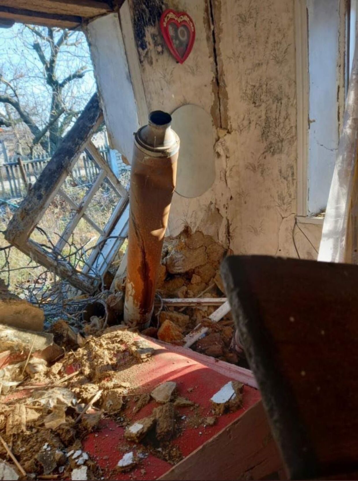 Et billede fra Iuliia Mendels barndomshjem i Kherson, der er blevet ramt af russiske bomber.
