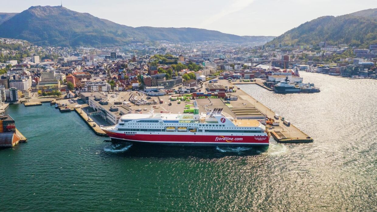 MS Bergensfjord, der her ligger i Bergen, er en af de to færger, der bliver taget ud af drift.